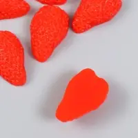 Декор для творчества PVC "Половинка клубники" 3,6х2,4х1,5 см