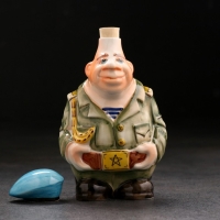 Набор фарфоровый: штоф &laquo;Дембель ВДВ&raquo;, 0.5 л + 3 рюмки, гильза