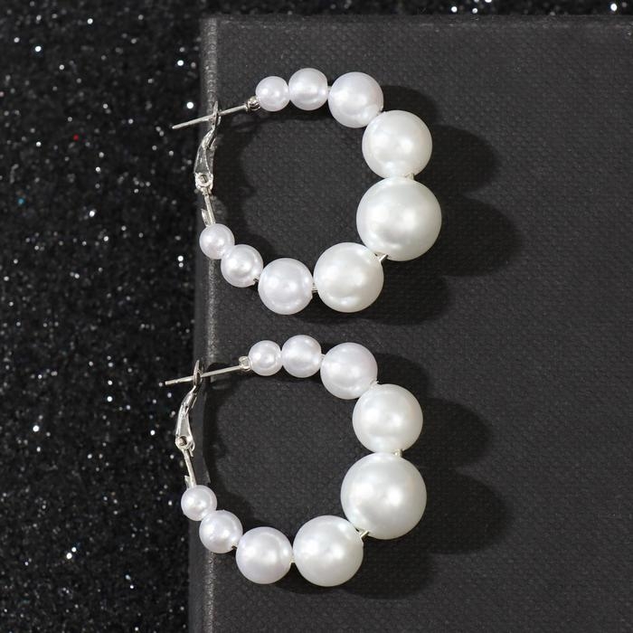 Серьги-кольца &laquo;Жемчуг&raquo; маленькие, цвет белый в серебре, d= 3,5 см