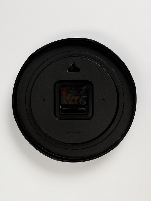 Часы настенные интерьерные &laquo;Классика&raquo;, плавный ход, светящиеся, d-25 см