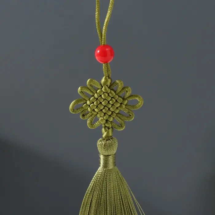 Подвеска текстиль, пластик "Узел счастья и бесконечности" оливковая 8,5 см