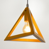 Светильник BayerLux Подвес "Треугольник" 1x40Вт E27 желтый 16х16х18-116 см