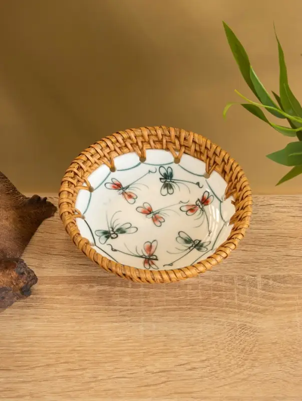 Тарелка керамическая с ротангом 13,5х13,5х3 см, МИКС