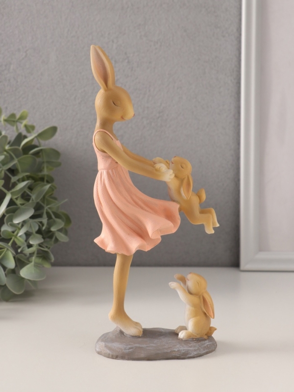Сувенир полистоун "Зайки. Мама с детьми" 9,5х6х22,5 см
