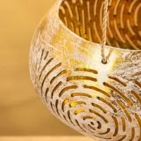 Подсвечник подвесной из кокоса, 13-16 см, бело-золотой
