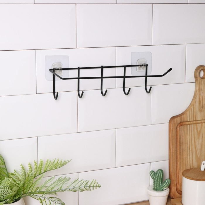 Держатель для кухонных принадлежностей настенный Доляна, 5 крючков, 28&times;8&times;8 см, цвет чёрный