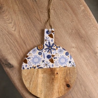 Доска разделочная круглая "Васильки" дерево манго 36х28 см