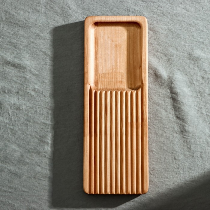 Доска разделочная для подачи и сервировки с менажницей Adelica, 28&times;10&times;1,8 см, берёза