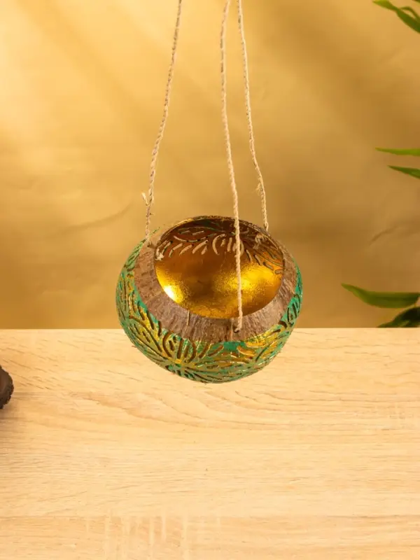 Подсвечник подвесной из кокоса, 9-12 см, зелёно-золотой