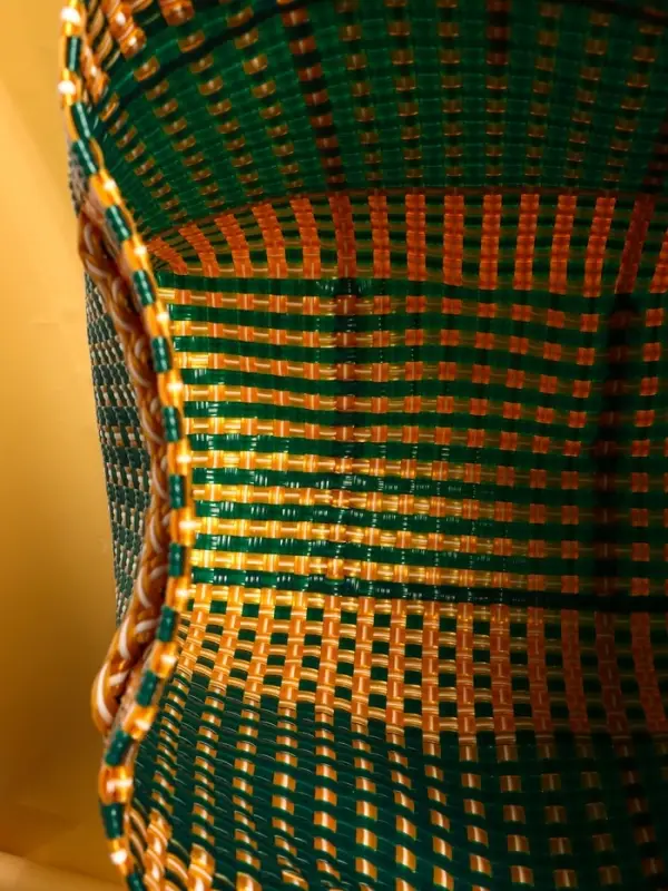 Сумка плетёная пластиковая 40х20х55 см, цв. зелёно-бежевый