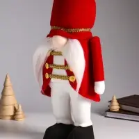 Кукла интерьерная "Гном-генерал в красном мундире" 18х11х33 см