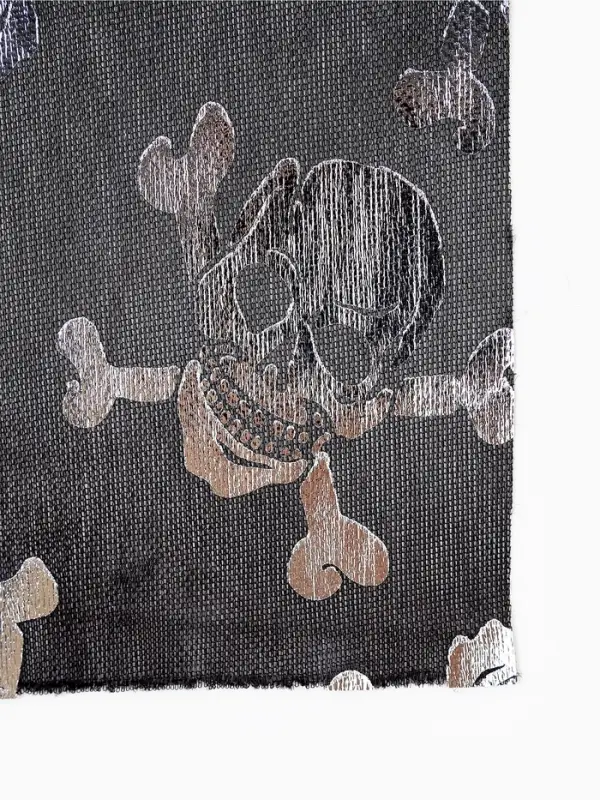 Скатерть на стол &laquo;Серебряные черепа&raquo;, 200 х 140