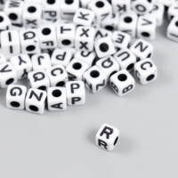 Бусины для творчества пластик "Английские буквы на кубике" белые набор 15 гр 0,5х0,5х0,5 см   547302