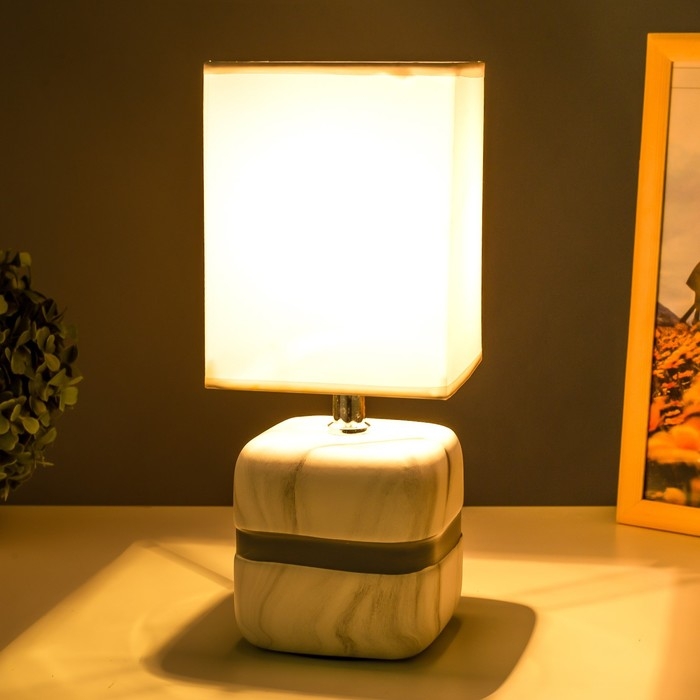 Настольная лампа "Оливия" Е14 40Вт бело-серый 12,5х12,5х30 см RISALUX