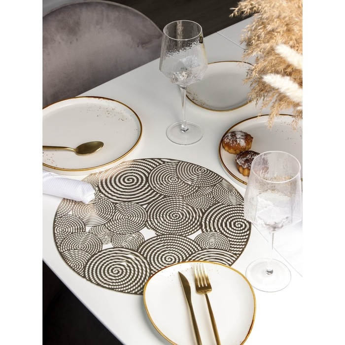 Салфетка сервировочная на стол &laquo;Гипноз&raquo;, d=38 см, цвет золото