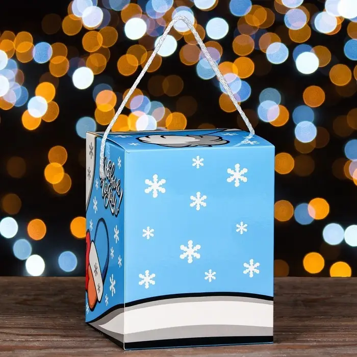 Коробка подарочная новогодняя &laquo;Снегурочка&raquo;,12&times;12&times;15.5 см