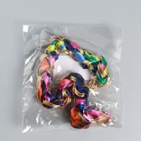 Брелок на 2 карабинах "Платок и цепочка" яркий 20х10х1,7 см