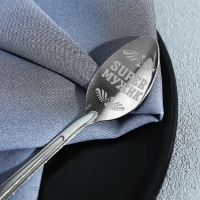 Ложка чайная с гравировкой &laquo;Super мужик&raquo;, на подарочной открытке, 3 х 14 см.