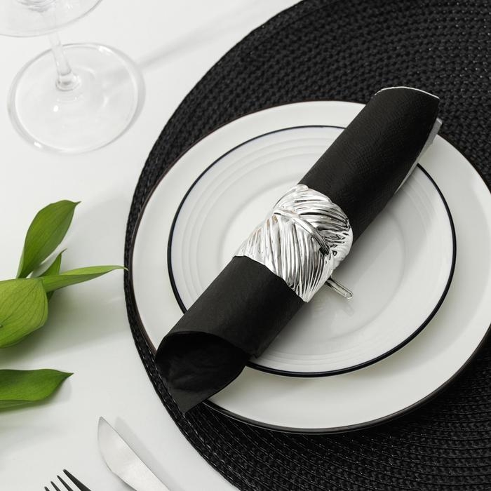 Кольцо для салфетки &laquo;Лист&raquo;, 6,5&times;4,5&times;5 см, цвет серебряный