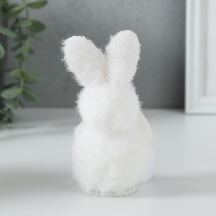 Сувенир "Зайка с морковкой" 6,5х6,8х11,7 см