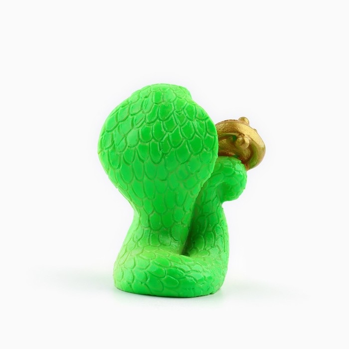 Фигурка 2025 &laquo;Новогодняя коллекция: Змея в подарке&raquo;, 2,7 х 3,5 см