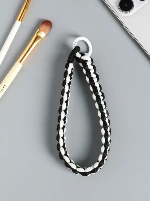 Брелок на карабине "Паракорд" шнур 0,5 см чёрно-белый 14,5х1,8х0,8 см