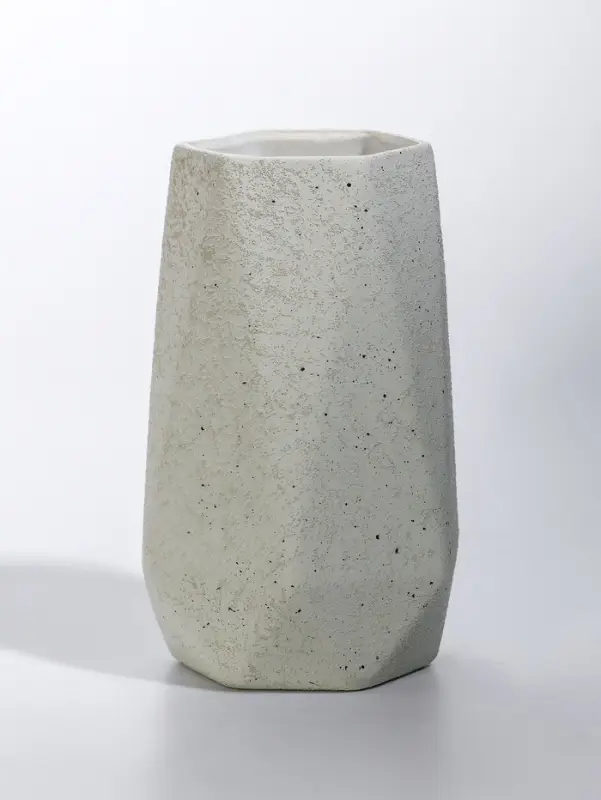 Ваза керамика настольная "Бэрри" грани, h=18,5х11. d=7,5 см, белый