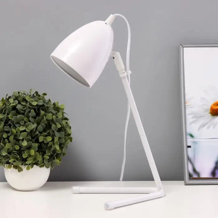 Настольная лампа "Санди" Е27 40Вт бело-черный 18х18х40 см