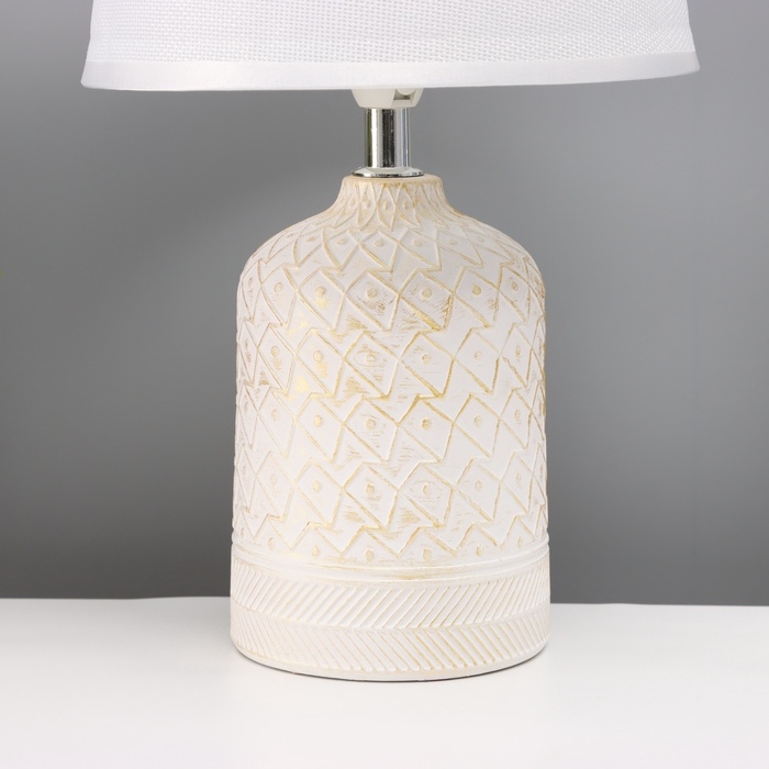 Лампа настольная "Узор" 1х40Вт Е14 белый 20х20х34см