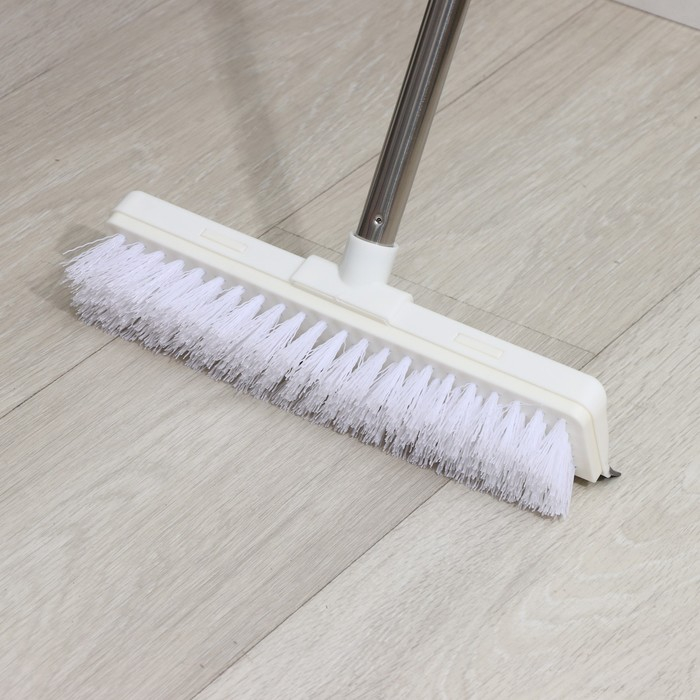 Щётка для подметания пола с водосгоном Доляна, черенок из нержавеющей стали, 28&times;6,5&times;117 см