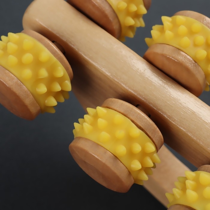 Массажёр с шипами &laquo;Гусеница&raquo;, 18 &times; 6 &times; 7 см, универсальный, с ручкой, 10 колёс, цвет МИКС