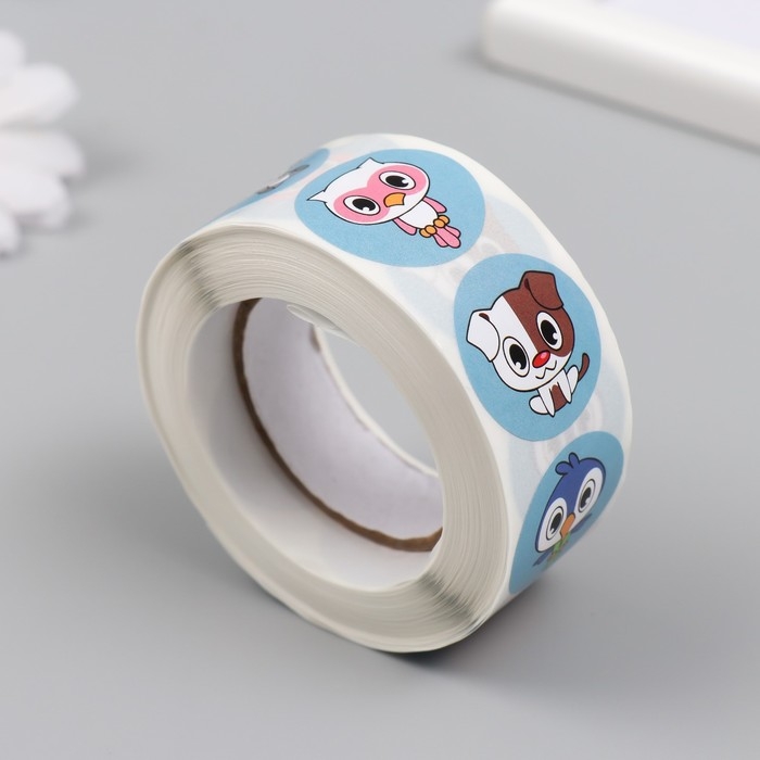 Наклейка бумага "Тропическая фауна" d=2,5 см 500 шт в рулоне 3х6,5х6,5 см