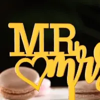 Топпер для торта &laquo;Mr&Mrs&raquo;, золото