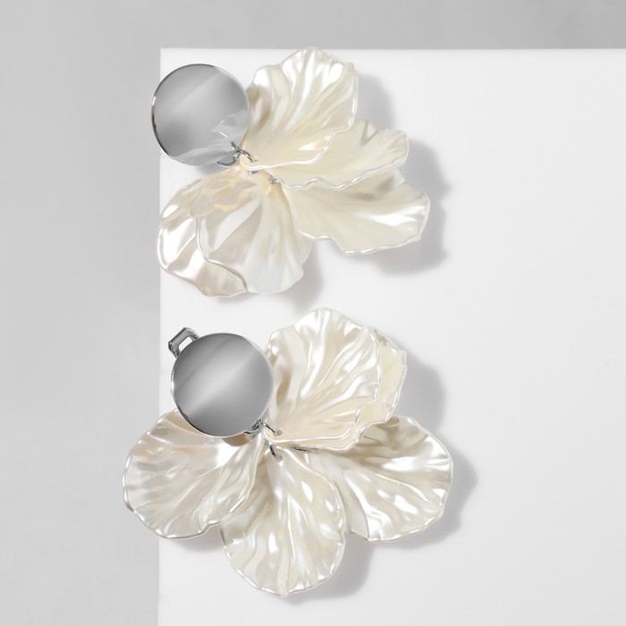 Клипсы &laquo;Ветерок&raquo;, цвет белый в серебре