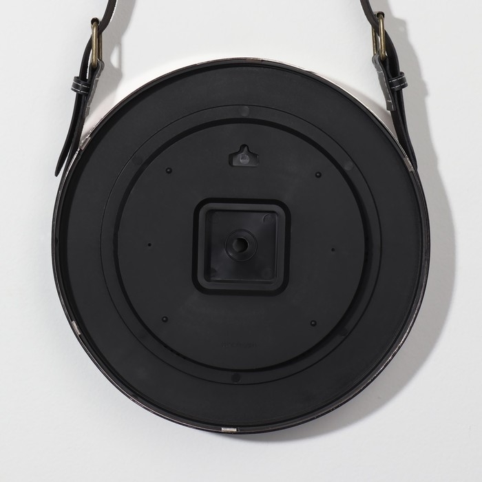 Зеркало настенное круглое &laquo;Антураж&raquo; d зеркальной поверхности 28 см, с ремешком из искусственной кожи, цвет МИКС