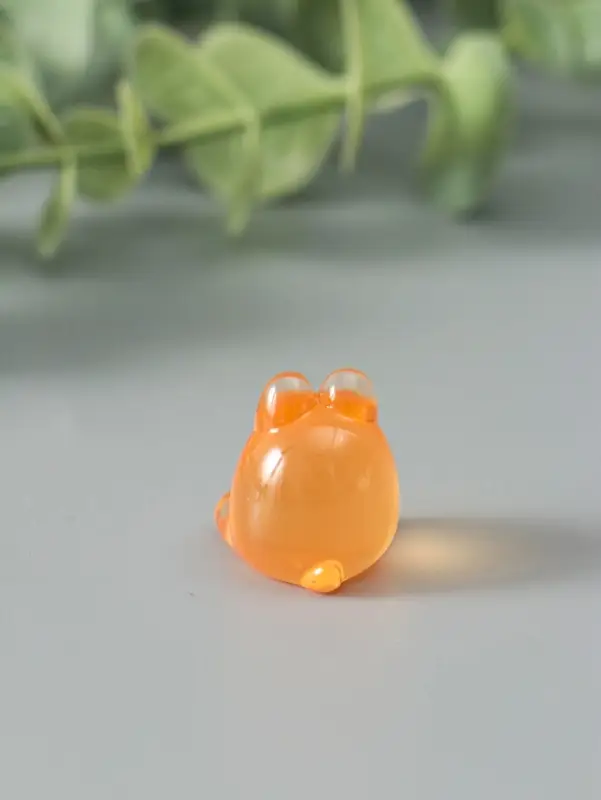 Сувенир эпоксидная смола флюоресцентный "Зайчики" набор 6 шт 1,7х1,8х2 см