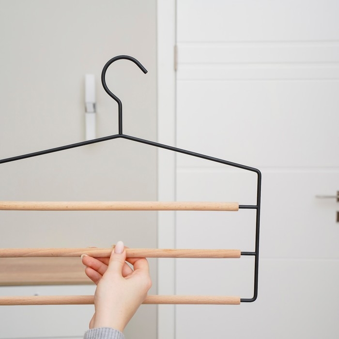 Плечики - вешалка для брюк и юбок LaDо́m Laconique, многоуровневая, 37&times;31,5&times;1,1 см, цвет чёрный