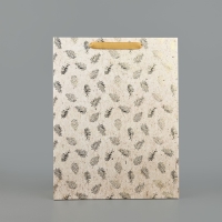 Пакет подарочный новогодний ламинированный &laquo;Шишки&raquo;, тиснение, L 31 х 40 х 11.5 см, Новый год