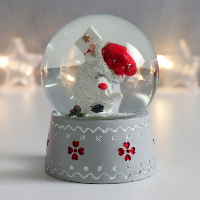 Сувенир полистоун водяной шар "Дед Морозик с длинной бородой" 6,5х6,5х8,5 см