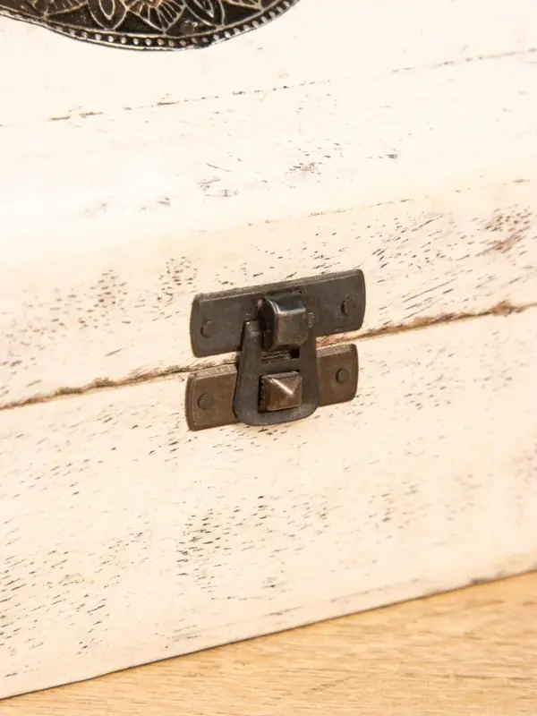 Сундучок "Солнце ацтеков" 19х12х11 см, манговое дерево, белый антик