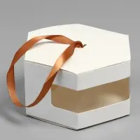 Коробка шестигранная, с окном, белый, 20&times;12&times;7 см