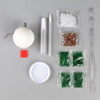 Ёлочная игрушка своими руками на новый год. Декор ёлочного шара полубусинами и блестками &laquo;Белый и золото&raquo;, новогодний набор для творчества