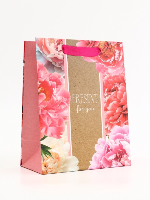 Пакет подарочный вертикальный "PRESENT for you", 18 х 23 х10 см