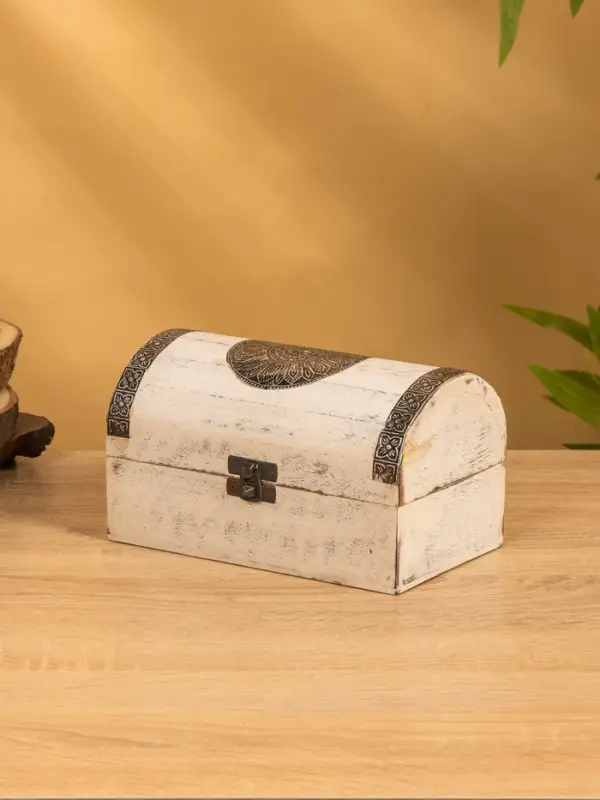 Сундучок "Солнце ацтеков" 19х12х11 см, манговое дерево, белый антик