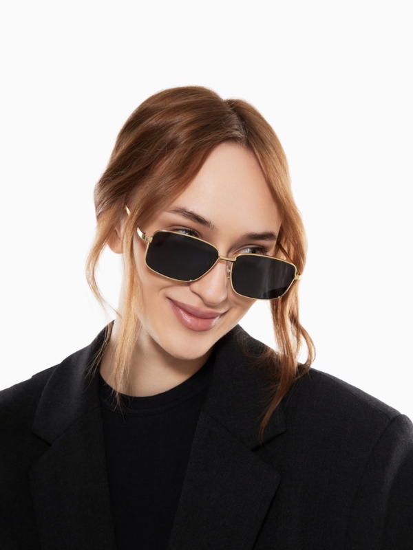 Очки солнцезащитные  поляризационные, дужка 13.2 см, ширина 12.8 см, линза 4.3 х 5.5 см