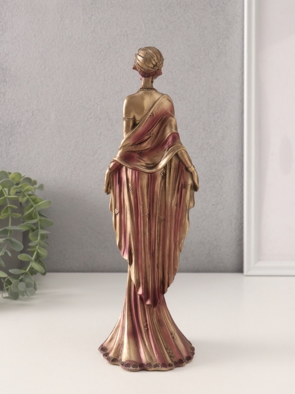 Сувенир полистоун "Девушка в платье 20-30-х годов" бордово-фиолетовый 10х9,5х29,5 см