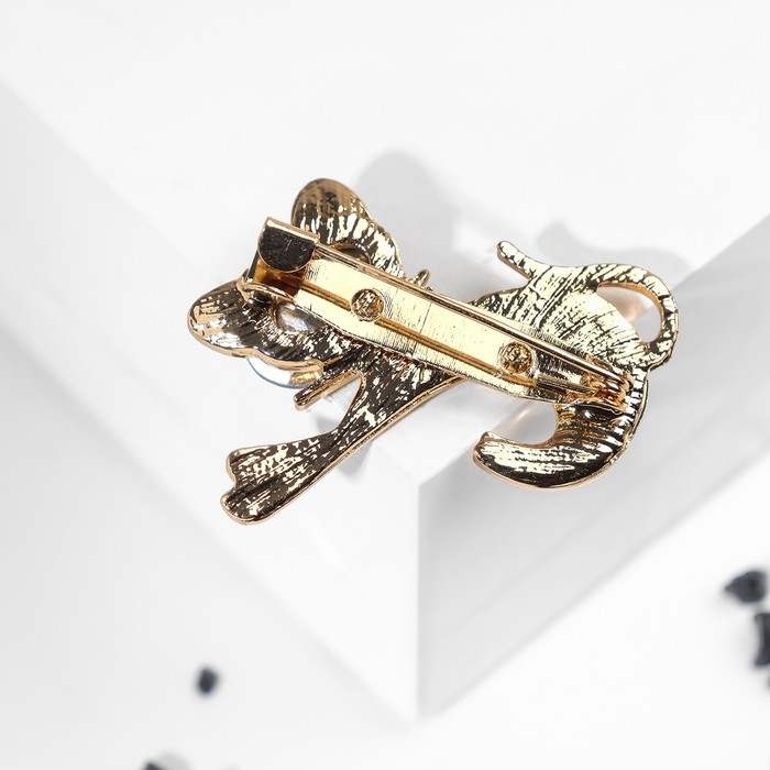 Брошь &laquo;Кошечка&raquo; с бантом, цвет изумрудно-белый в золоте