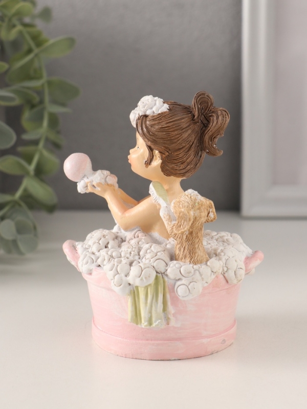 Сувенир полистоун "Купание - малышка и пёсик" 8,5х8х10,5 см