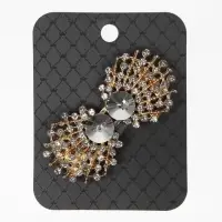 Зажим для кардигана "Ажур", веер, цвет белый в золоте