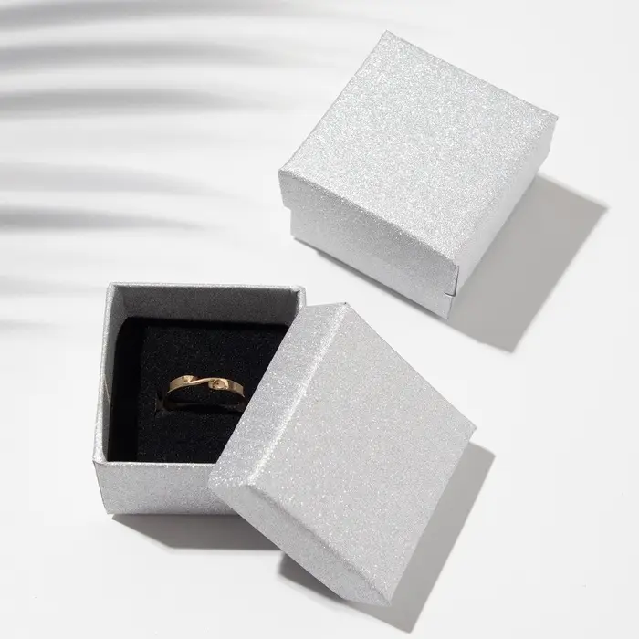 Коробочка подарочная под серьги/кольцо &laquo;Блеск&raquo;, 5&times;5 (размер полезной части 4.5&times;4.5 см), цвет серебро